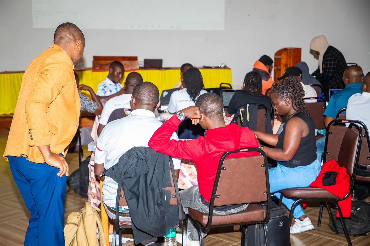 Educators connecting at a professional learning event